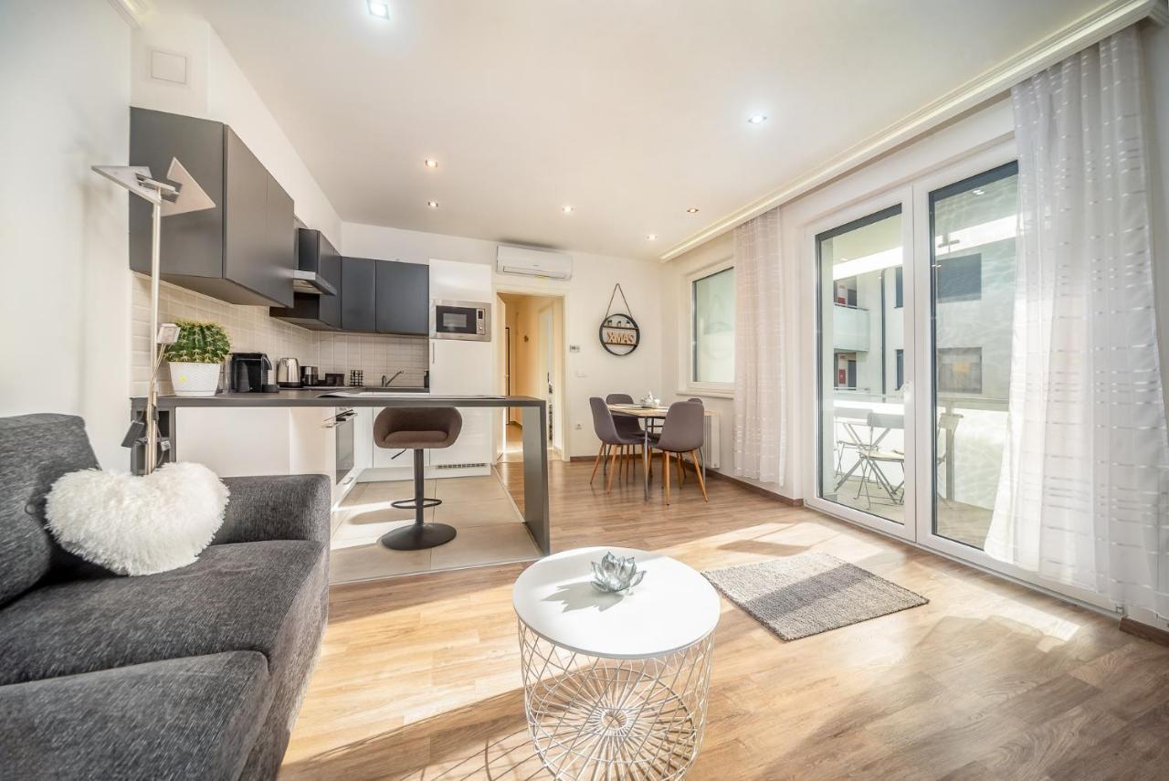 Grace Pine Apartment 3 ブダペスト エクステリア 写真