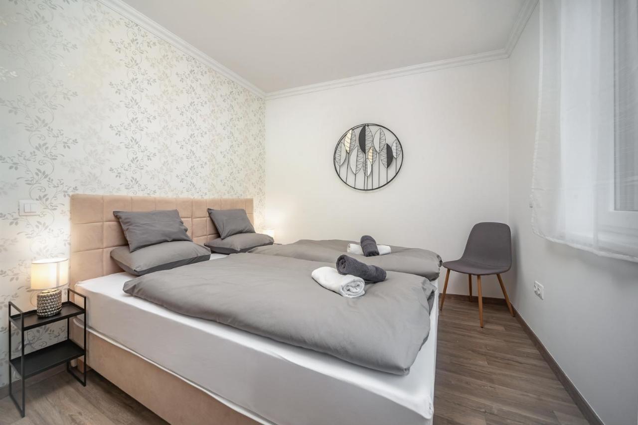 Grace Pine Apartment 3 ブダペスト エクステリア 写真