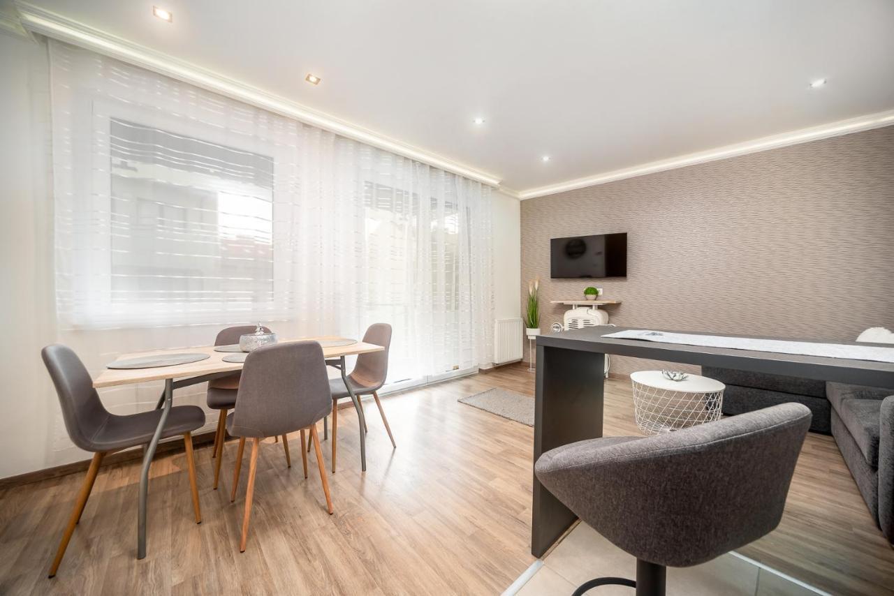 Grace Pine Apartment 3 ブダペスト エクステリア 写真